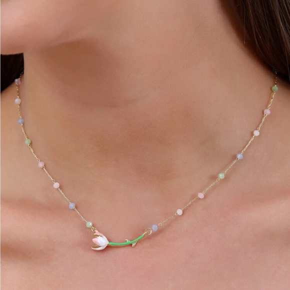 Boutique Jewelry - Elegant Flower Beaded Necklace